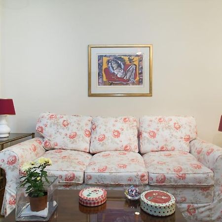 Top-Rated 1-Bedroom Apartment In The Heart Of Atene Esterno foto