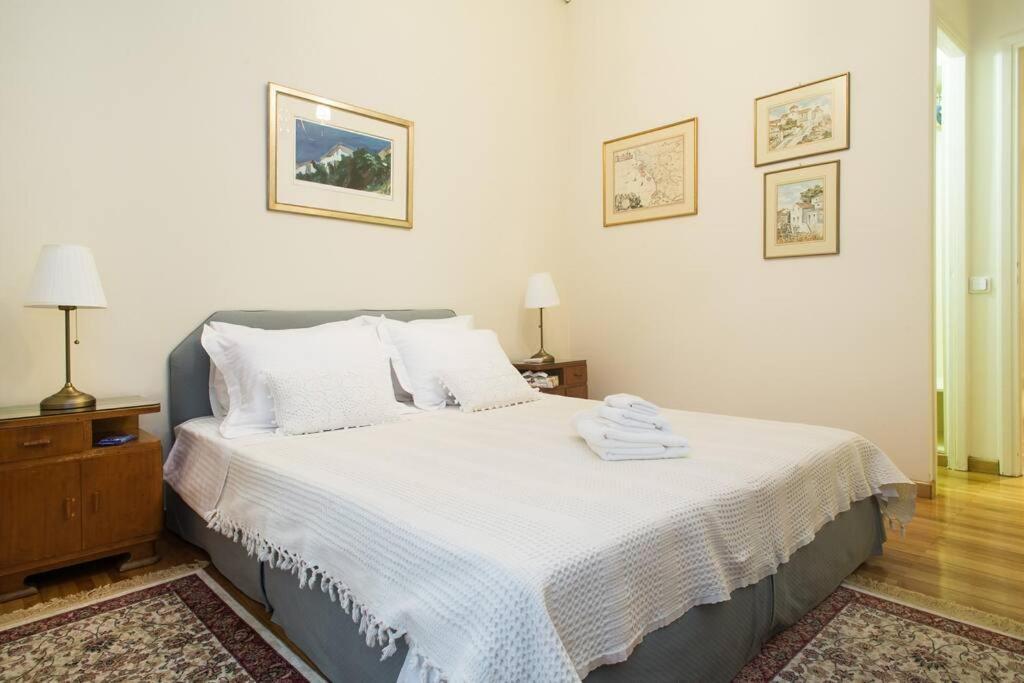Top-Rated 1-Bedroom Apartment In The Heart Of Atene Esterno foto