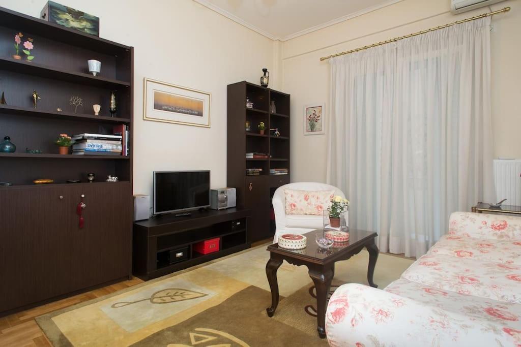 Top-Rated 1-Bedroom Apartment In The Heart Of Atene Esterno foto