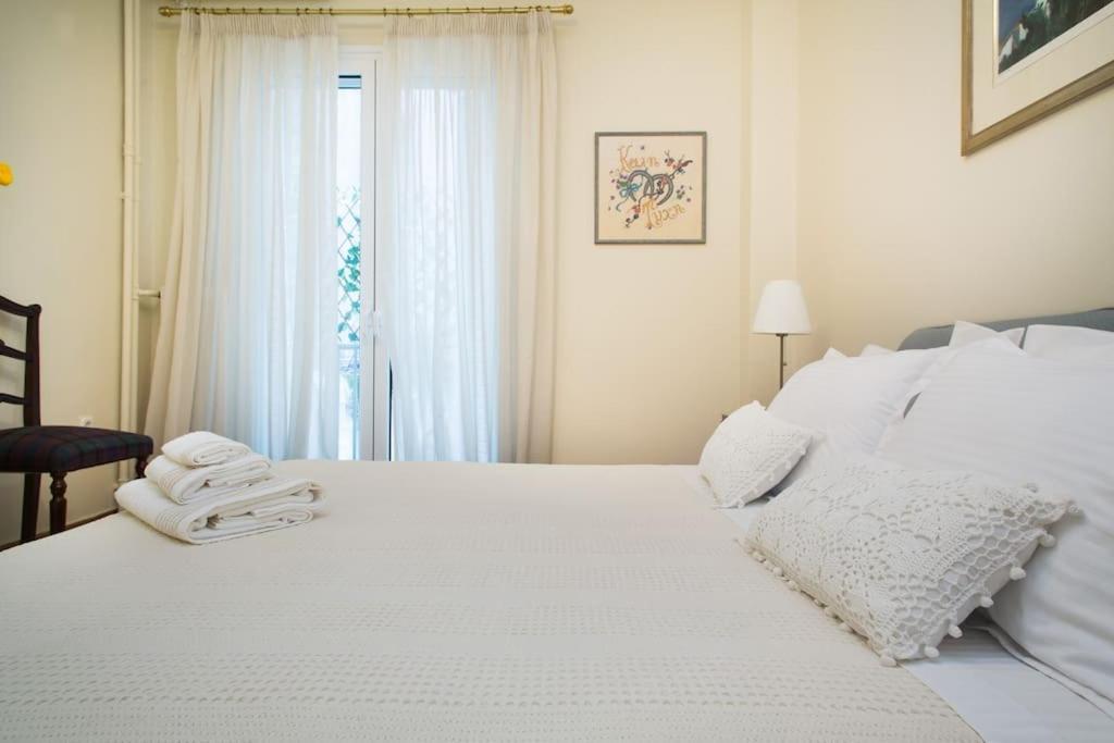 Top-Rated 1-Bedroom Apartment In The Heart Of Atene Esterno foto