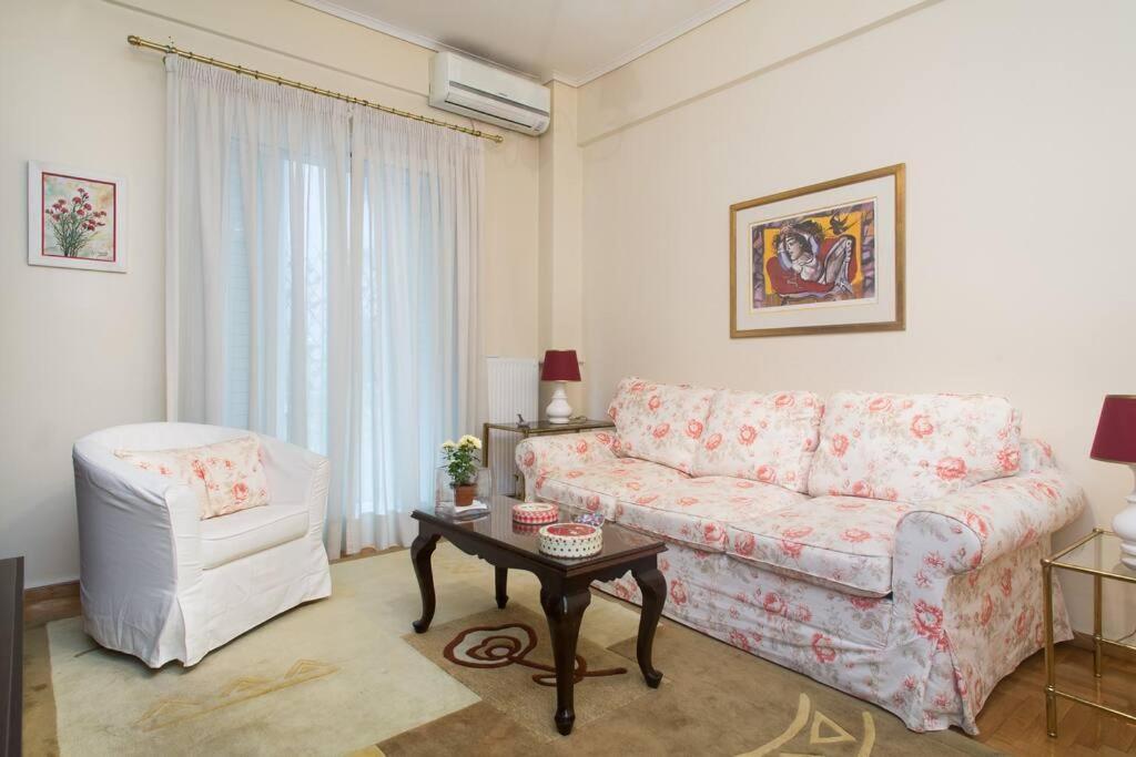 Top-Rated 1-Bedroom Apartment In The Heart Of Atene Esterno foto