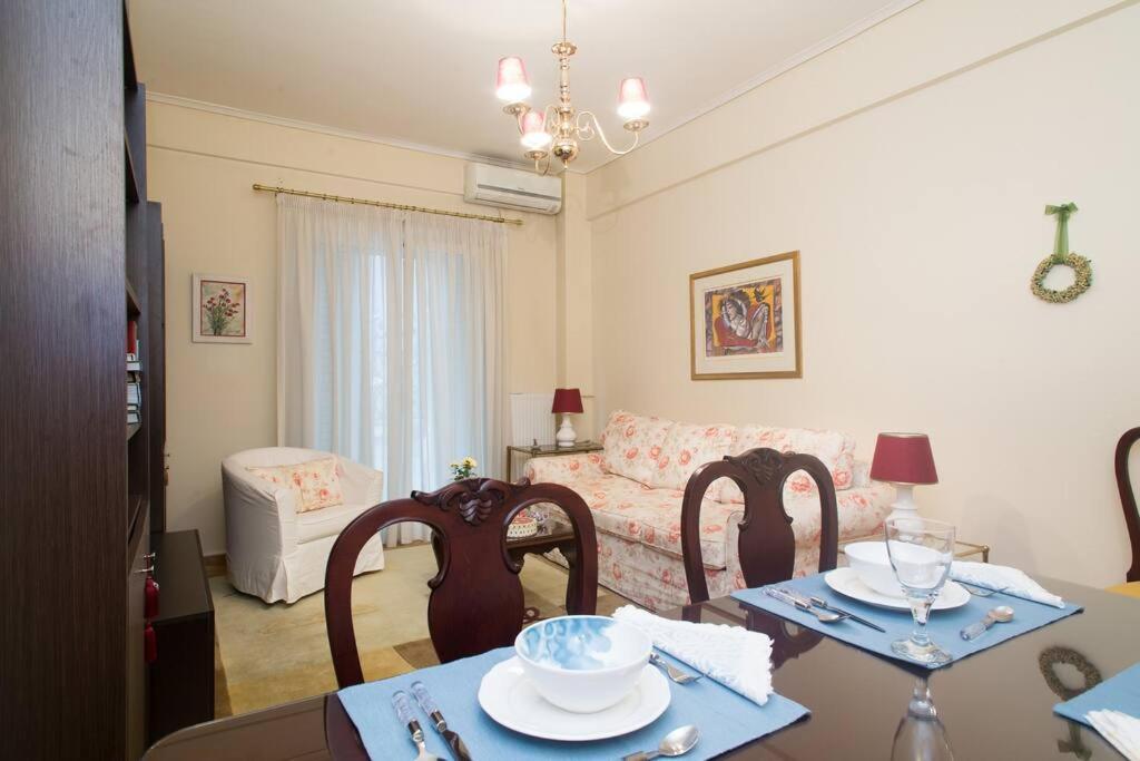 Top-Rated 1-Bedroom Apartment In The Heart Of Atene Esterno foto
