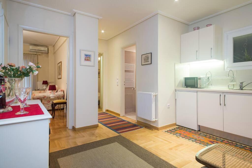 Top-Rated 1-Bedroom Apartment In The Heart Of Atene Esterno foto