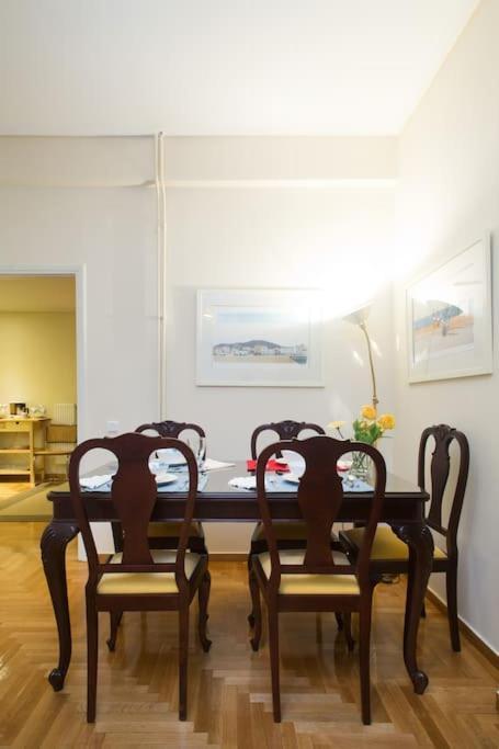 Top-Rated 1-Bedroom Apartment In The Heart Of Atene Esterno foto